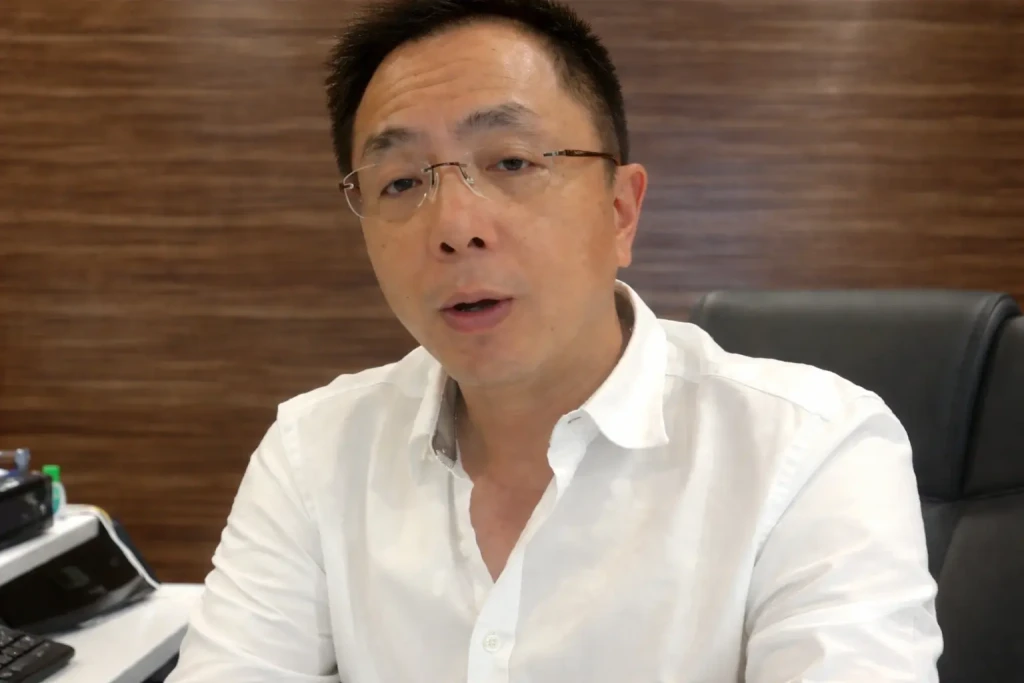 Haksono Santoso, yang menjabat sebagai Komisaris PT AKS, resmi ditahan oleh Polda Metro Jaya atas dugaan kasus penggelapan dana sebesar USD 2 juta